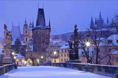 Агенство путешествий \"Лотос \" - ❄ Прага зимой ❄ ➡Погода в Праге зимой  довольно переменчивое явление. Декабрь может показаться затянувшейся осенью  с довольно теплой, но пасмурной погодой. А затем неожиданно пойдет снег,