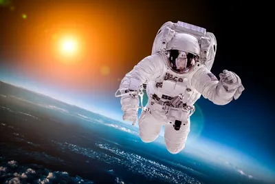 Космос, космонавт плывет через звезды…» — создано в Шедевруме
