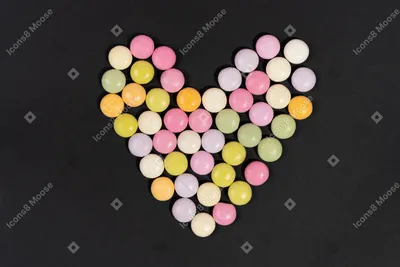 Абстрактное белое сердце на черном фоне Иллюстрация штока - иллюстрации  насчитывающей краска, декоративно: 210551703