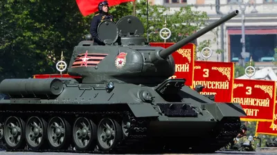 Исполнитель одной из главных ролей в фильме «Т-34» Виктор Добронравов:  «Если меня сейчас посадить в танк, смогу дойти до Берлина» - KP.RU