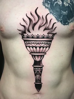 Фото татуировки на животе мужские ласточки сделать в тату салоне в Москве  по низкой цене