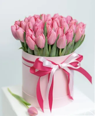Тюльпаны белые в коробке (XL) до 231 тюльпанов - купить в интернет-магазине  Rosa Grand