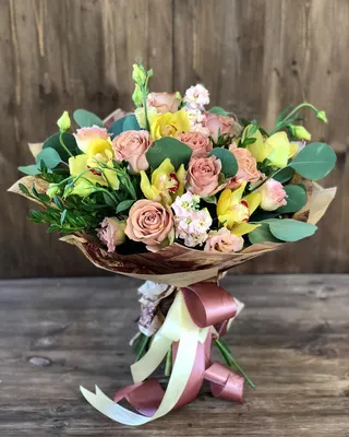 Траурный букет из живых цветов \"30 бордовых роз\"– купить в  интернет-магазине, цена, заказ online