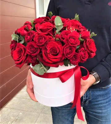 Букет из 11 красных роз 40 см - купить в Москве по цене 2290 р - Magic  Flower