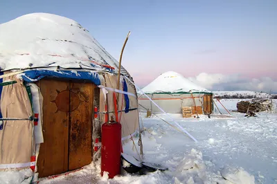 What is snow? Why is it white? How does it form? In tundra, in town. In a  choum | Polar Stories - YouTube