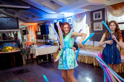 Фотозона на выпускной в школе в голубом цвете купить в Екатеринбурге с  доставкой в интернет-магазине Impressions.