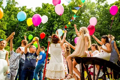 В школе №12 в городе Бологое открыта Аллея выпускников | официальный сайт  «Тверские ведомости»