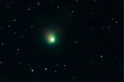 Появилось изображение кометы, которая прилетает раз в 50 тыс. лет: Солнце  «оторвало» ее хвост (фото)