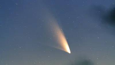 Комета в небе стоковое изображение. изображение насчитывающей накалять -  33297755