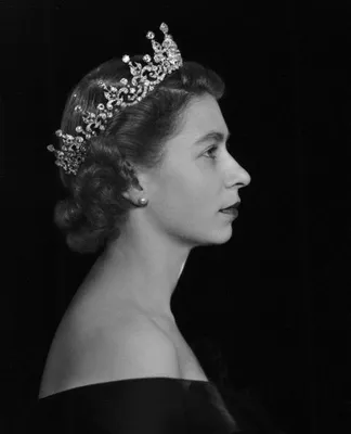ilovethemonarchy | Young queen elizabeth, Her majesty the queen, Queen  elizabeth