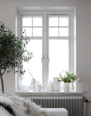 Красивые окна в домах стоковое изображение. изображение насчитывающей окно  - 112151423