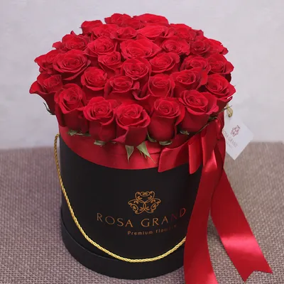 Красные розы в коробке в форме сердца «С любовью» 45 шт.