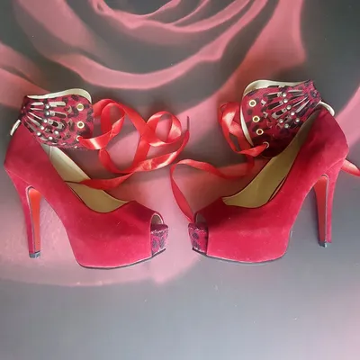 Красные туфли: с чем носить главную составляющую гардероба принцессы Дианы  и других монарших особ | Vogue Russia