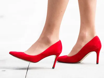 Модные красные туфли женские на низком каблуке 5 см купить в интернет  магазине Kwinto