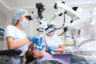Лечение зубов под микроскопом в Москве цена в семейной стоматологии  OneDent.ru