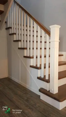 Деревянная лестница с чуланом | Лестницы от души