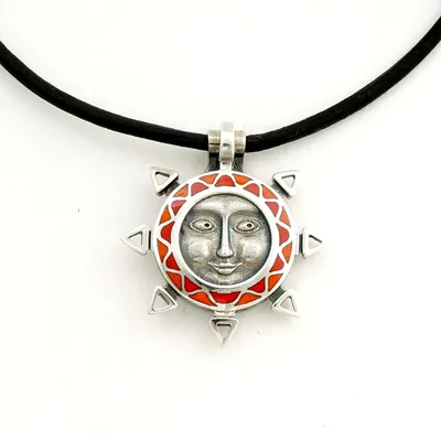 Медальон Солнце 5150101002 серебряный с эмалью ручной работы купить в  интернет-магазине