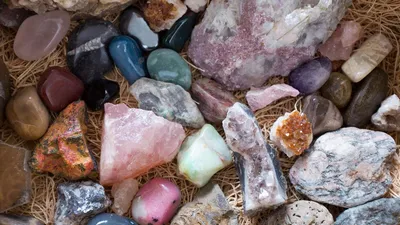 Минералы: фото с названиями и описанием, виды природных камней и их  классификация
