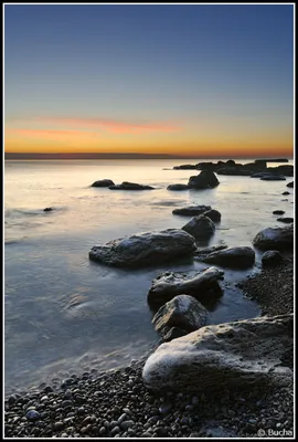 Красивый изумительный вертикальный ландшафт с голубым морем Стоковое Фото -  изображение насчитывающей никто, красивейшее: 93857756