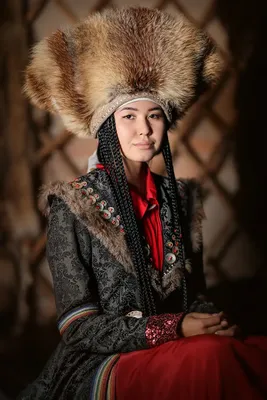 Традиционные костюмы народов россии — купить по низкой цене на Яндекс  Маркете
