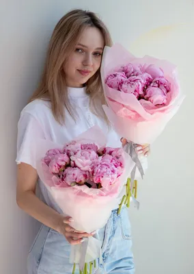Купить Нежные цветы в коробке 💐 в СПБ недорого с бесплатной доставкой |  Amsterdam Flowes