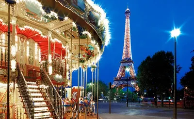 Новогодний вечерний Париж 2022.