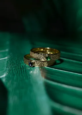 Обручальные кольца из белого золота с бриллиантом, фото ArtNeva