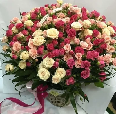 Шикарный букет роз с юбилеем - 76 фото