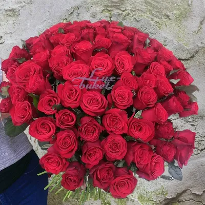 Купить букет из 29 розовых роз в шляпной коробке недорого