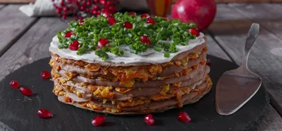 Украшение праздничного стола - закусочный печеночный торт | Пикабу