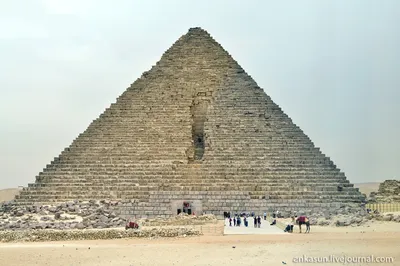 Сувенир «Пирамида с фараонами» в баку