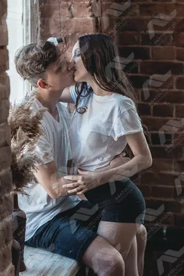Картина по номерам холст на подрамнике 40х50 см. Поцелуй. Пара. Мужчина и  женщина - купить с доставкой по выгодным ценам в интернет-магазине OZON  (700477905)