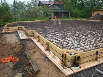 Плитный фундамент: расчет толщины бетонной монолитной плиты под дом,  примеры, как рассчитать материалы - на zwsoft.ru
