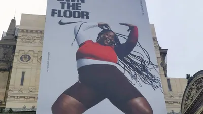 Парижан возмутила реклама Nike с пышной моделью | MAXIM