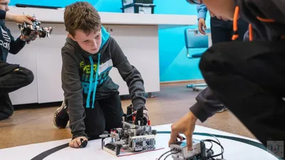 Робототехника LEGO EV3 для детей в Новосибирске | IT-школа Movavi