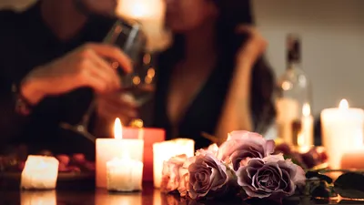 Яркий романтический пост в Инстаграм для дня влюбленных с несколькими фото  и цитатами о любви | Flyvi