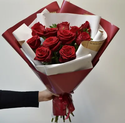 К 8 марта : С 8 Марта! Розы и подарок. (Томик 8_Марта-116)