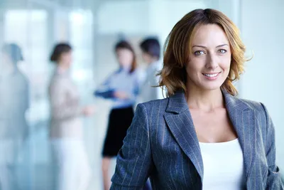 Женщина-начальник: сильные и слабые стороны, в чем отличие от мужчины, как  девушке руководителю стать успешной?