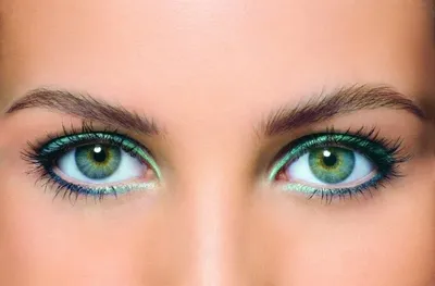 Серо каре зеленые глаза (32 лучших фото)