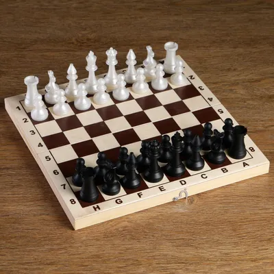 Шахматные фигуры на шахматной доске. Шахматы. Стоковое Изображение -  изображение насчитывающей части, стратегия: 207230543
