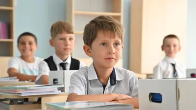 С 1 сентября 2023 года российские школьники будут учиться по новым  правилам. Что изменится? | Юридический проект Мама Знает | Дзен
