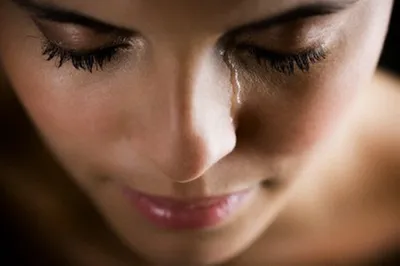 Правда ли, что слезы вымывают гормоны грусти | Купрум