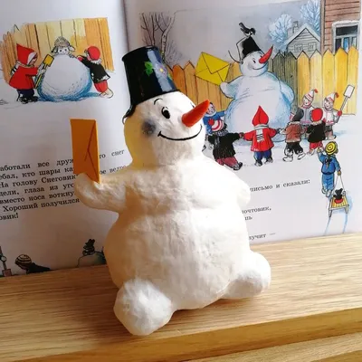 Иллюстрация Снеговик-почтовик в стиле детский, книжная графика,
