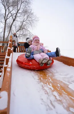 Лучшие снежные горки для катания на «ватрушках» в Петербурге и Ленобласти |  Sobaka.ru