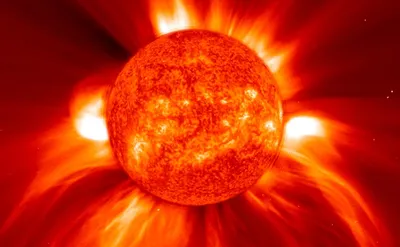 Ученые зафиксировали сильную вспышку на Солнце — РБК