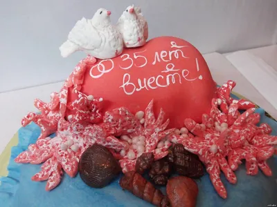Торт на коралловую свадьбу- 35 лет совместной жизни. На фото муссовый торт  «Три шоколада»,вес 2 кг, оформление.. | ВКонтакте