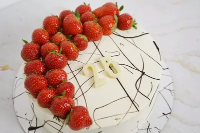 Strawberry Cake Recipe with Fresh filling / Бисквитный торт с клубникой -  YouTube