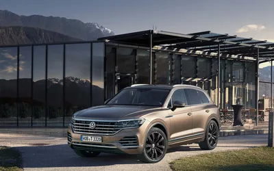 Volkswagen Touareg R eHybrid goes anywhere, does everything | Wallpaper