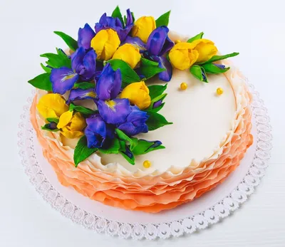 Торт на 8 марта оригинальный на заказ по цене 1050 руб./кг в кондитерской  Wonders | с доставкой в Москве