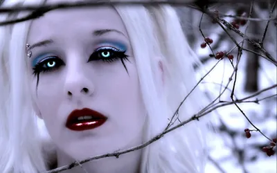 Красивая Блондинка Девушка Вампир — стоковые фотографии и другие картинки  Вампир - Вампир, Ведьма, Вертикальный - iStock